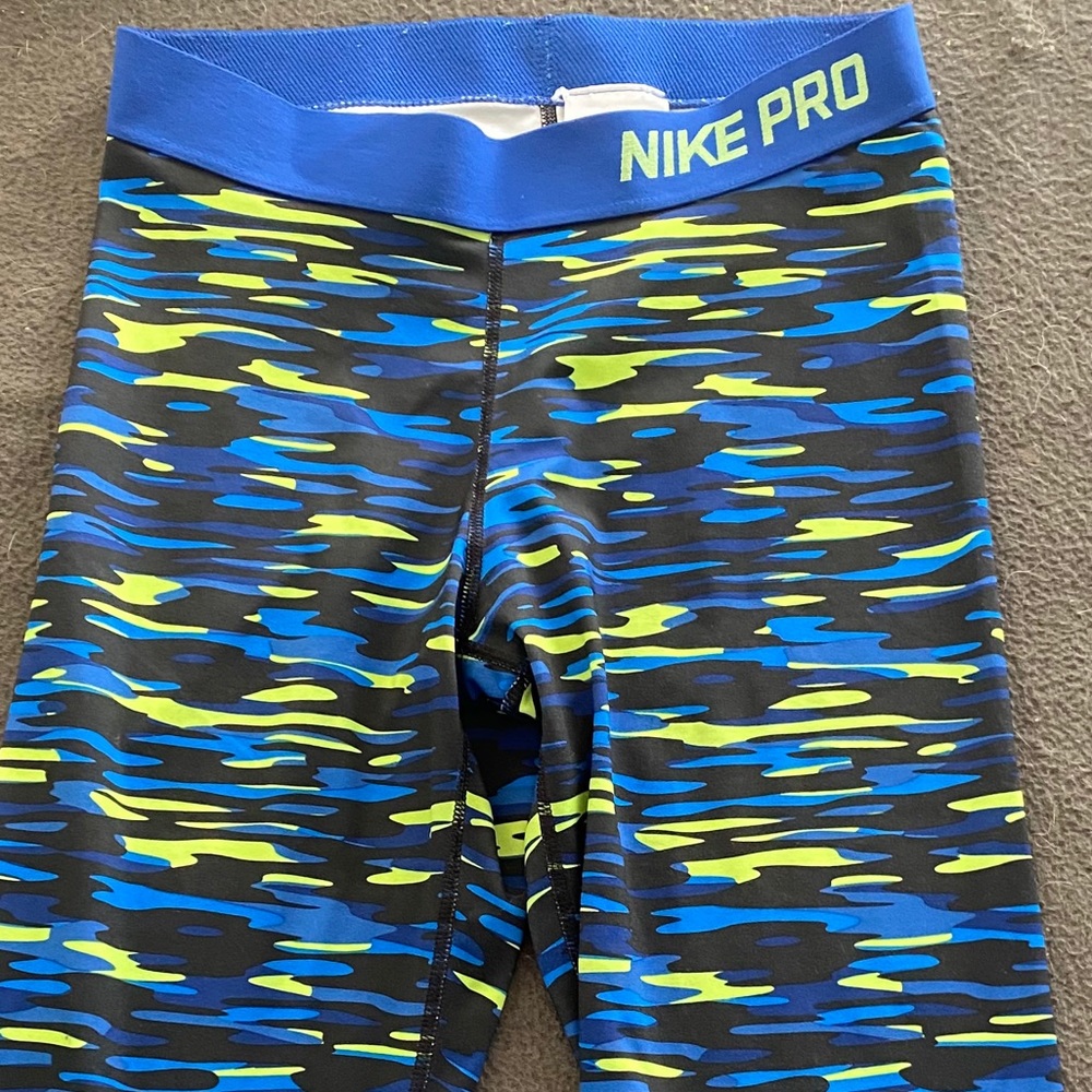Nike Pro cropped leggings